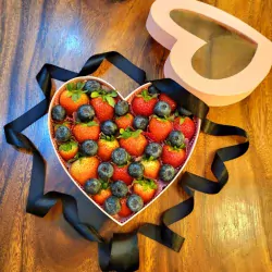 Heart of Fresh Berries Box