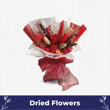 Robin Mini Red Bouquet