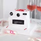 Polaroid Pulling Cake - Chocolate