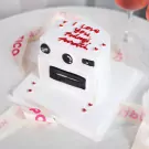 Polaroid Pulling Cake - Chocolate