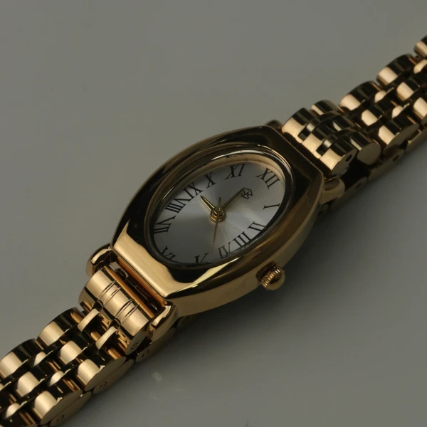 Avelyn Retro Oval Thin Strap Watch - Standard