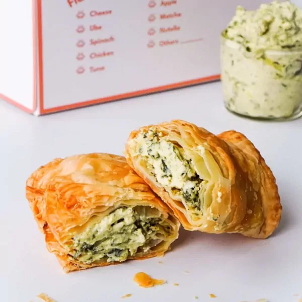 Cheesy Spinach Puff - Standard