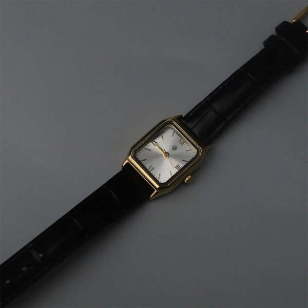 Omaris Leather Watch - Standard