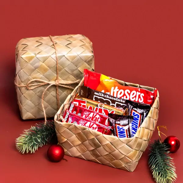 Sweet Holiday Basket - Standard