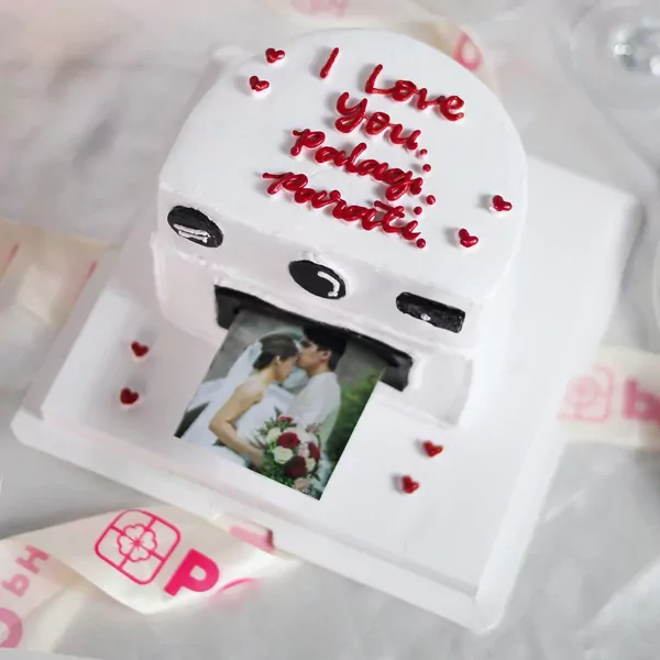 Polaroid Pulling Cake - Chocolate