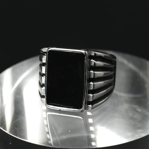 Kainor Rectangle Ring - Standard