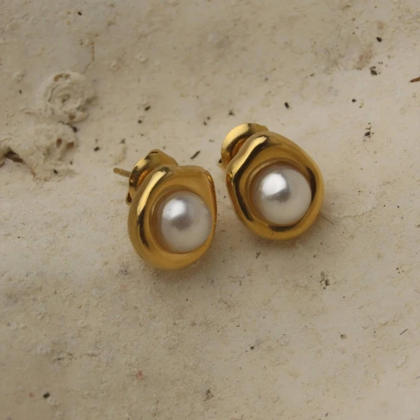 Blaize Pearl Earrings - Standard