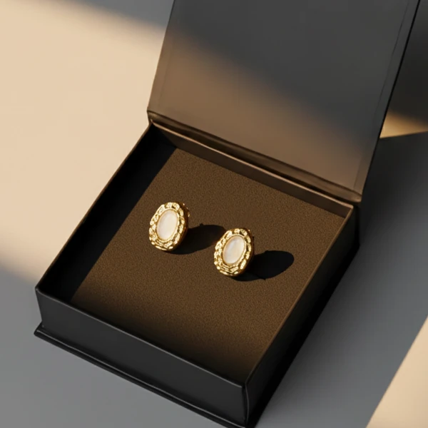 Amira Oval Pearl Stud Earrings - Standard