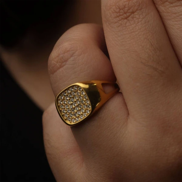 Izha Square Ring - Gold