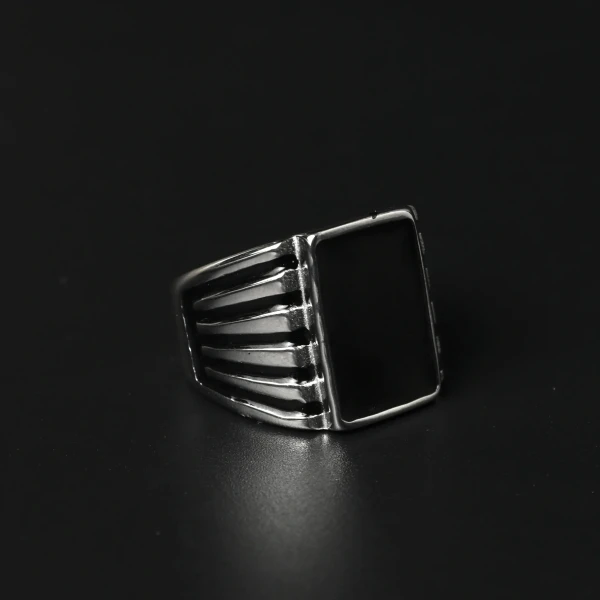 Kainor Rectangle Ring - Standard