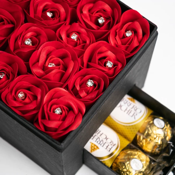 Bright Red Eternal Love Box - default
