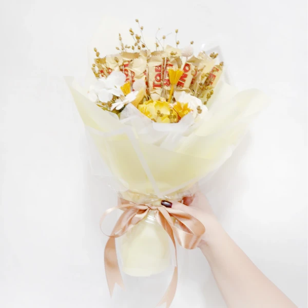 XOXO, Aurelia Chocolate Bouquet - standard