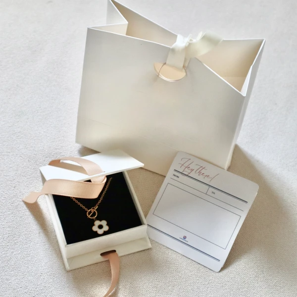 Pia Flower Necklace - Standard