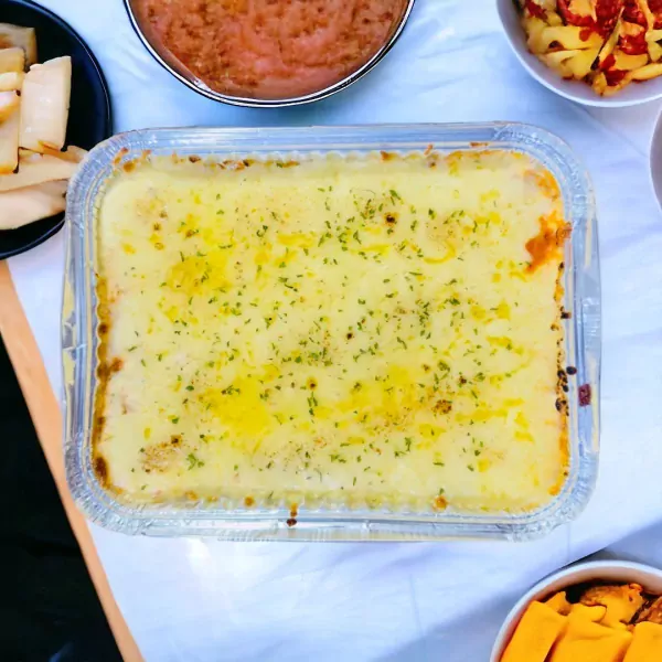 4 Cheese Beef Lasagna Tray - family tray