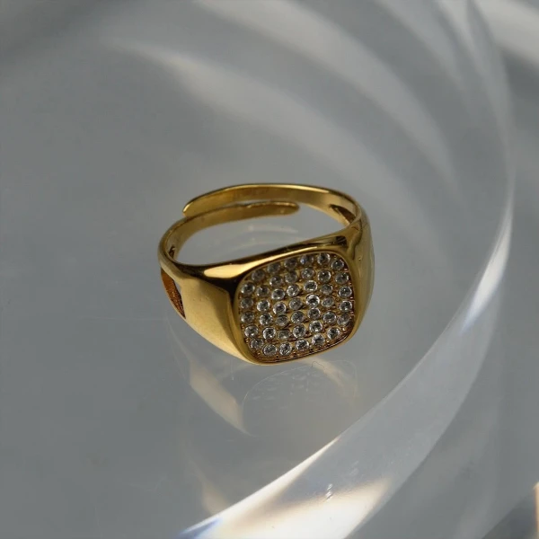 Izha Square Ring - Gold