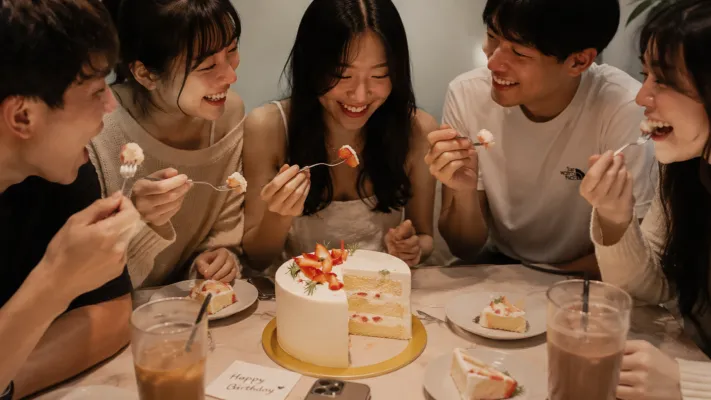 Top 20 Birthday Gift Ideas to Surprise Your Friends With in Singapore!