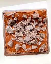 AnyConv.com__Double dark chocolate brownie with chocolate chunks 4_4 Inches 280THB.webp