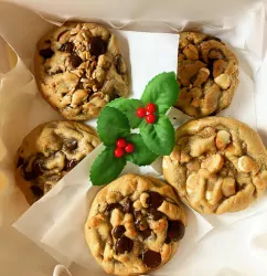 Christmas Chocolate Chip Cookies