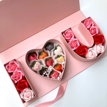 I Love You Chocolate Covered Strawberries Box