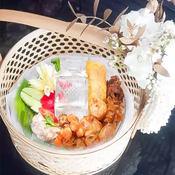 Khao Chae Woven Case Set
