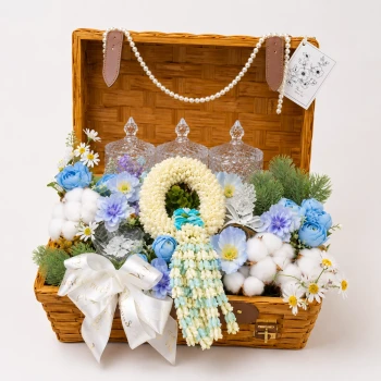 Vintage Floral Garland Songkran Chest