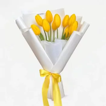 The Sweetest Lips 10 Tulips Bouquet