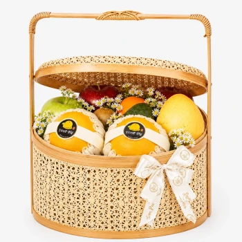 Premium Traditional Fruit Basket
