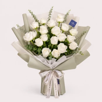 20 White Roses Timeless Elegance