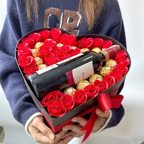 Red Wine and Ferrero Box - Red WIne