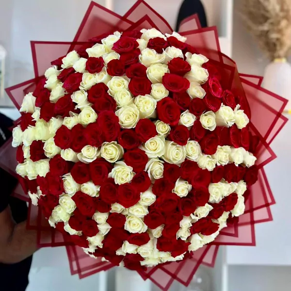 200 Red and White Roses Bouquet - Standard