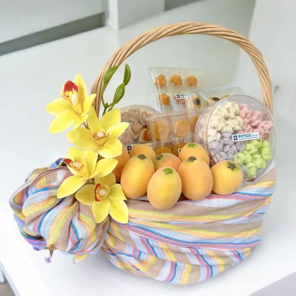 Sweet Songkarn Basket - Standard