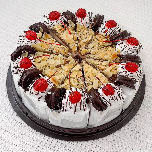 Choco Cherry And Oreo Cake - Oreo