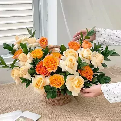 Giỏ hoa hồng Epiphany - ảnh 2