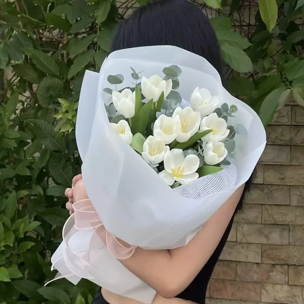 Bó Tulip trắng bình yên - ảnh 3